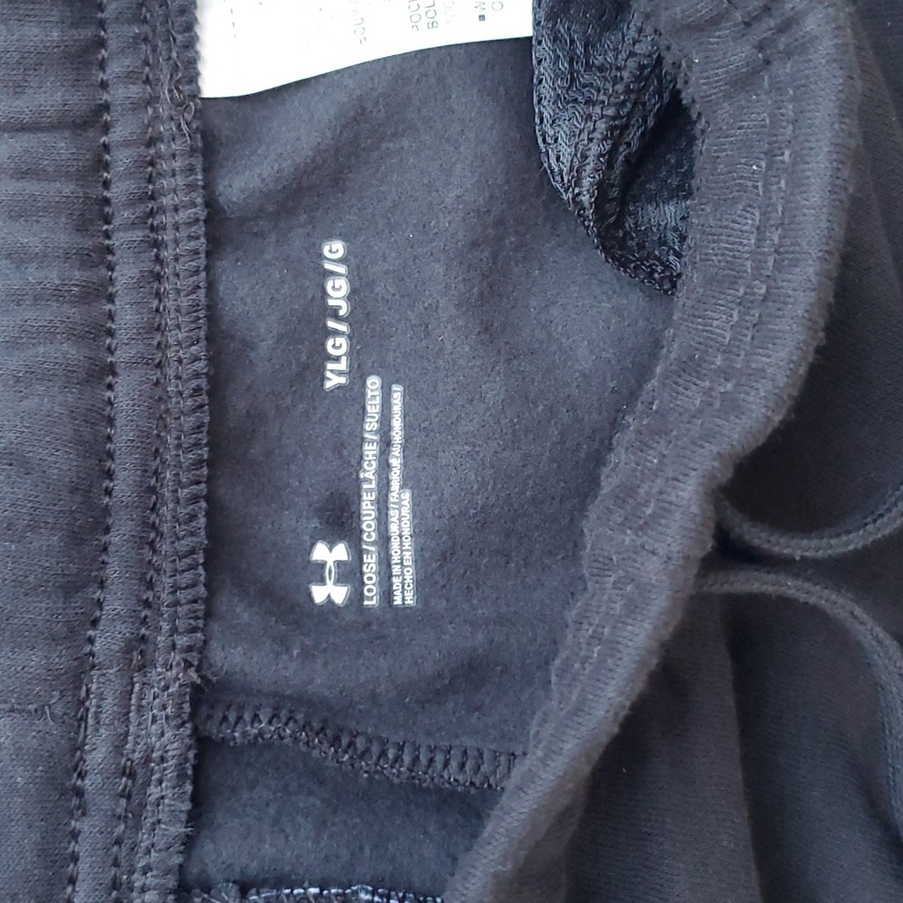 NEW NWT Under Armour Boys Black Fleece Shorts Size Large - Picture 4 of 6